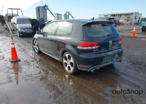 2010 Volkswagen Gti 2-Door z USA, uszkodzony, nr VIN WVWED7AJ2AW088588